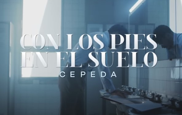 Letra y vídeo de la canción, Con Los Pies En El Suelo. Cepeda