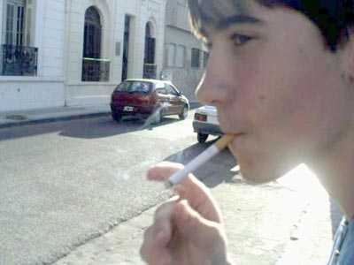 los jovenes empiezan a fumar cada vez antes. Adolescentes fumadores. 31 de Mayo, d&iacute;a sin tabaco