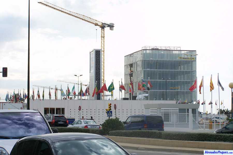 Centro de Visitantes y el Edificio de Control del expo zaragoza 2008