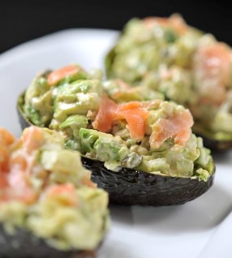 Aguacates Rellenos con Salmón: Una Deliciosa Fusión de Sabores