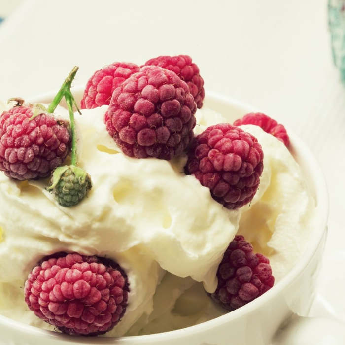 Helado de fruta en crema