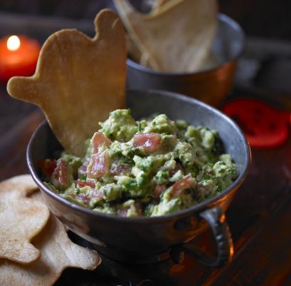 Guacamole con fantasmas crujientes