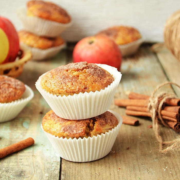 pastelitos de manzana y canela