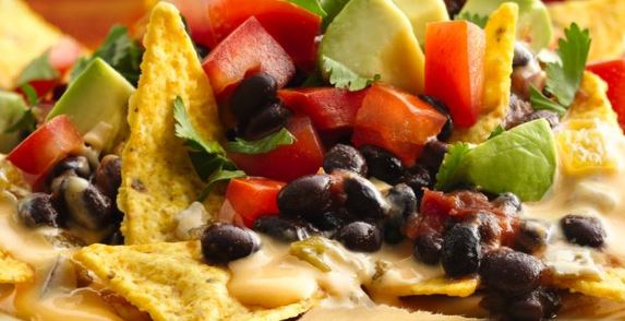 nachos aguacate frijoles