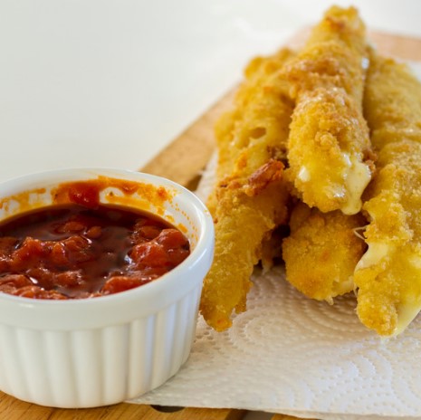 Palitos de mozzarella en air fryer, Mozzarella en freidora de aire