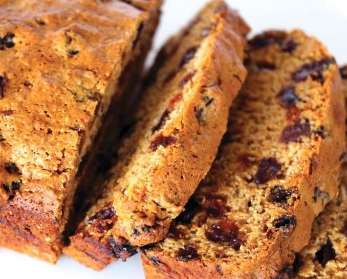 Pan de salvado con fruta