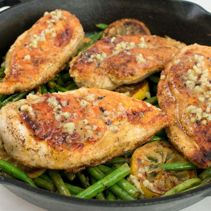 Receta keto, Muslos de pollo al limón y ajo con judías verdes bajo en carbohidratos