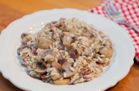 Risotto con setas y panceta