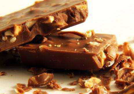 turrón, chocolate con bizcocho y nueces receta