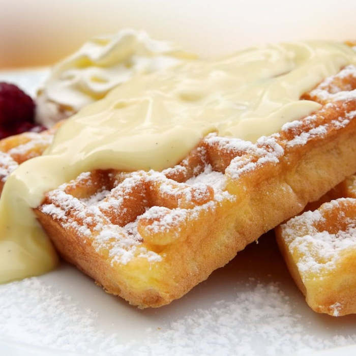 Receta para hacer  los mejores Waffles de rollo de canela sin gluten, Waffles de rollo de canela keto, bajo en carbohidratos