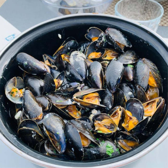 ensalada crujiente con mejillones