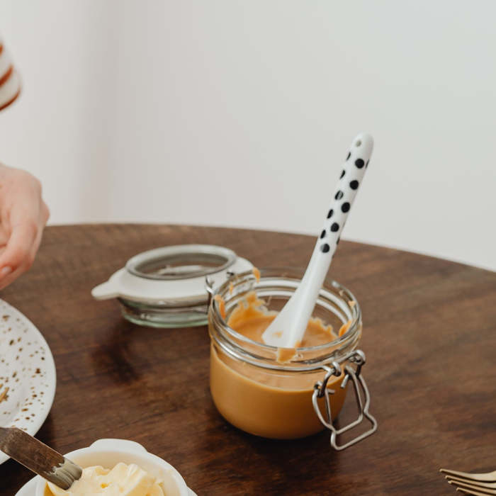 Descubre los beneficios de la mantequilla de nueces y cómo hacerla en casa