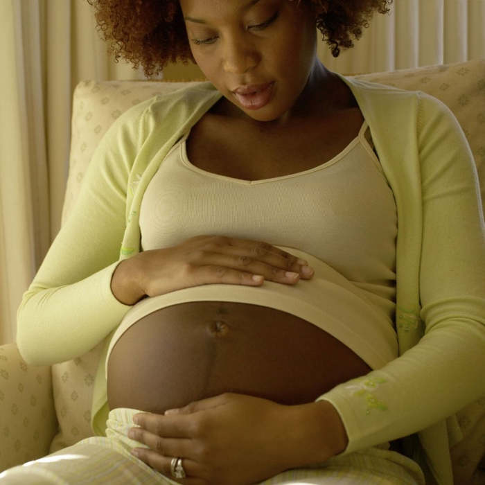 ¿Por qué se pone la barriga dura en el embarazo? panza dura embarazada