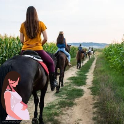 ¿Se puede seguir montando a caballo durante el embarazo? hípica ¿Pueden las embarazadas montar a caballo? Equitación