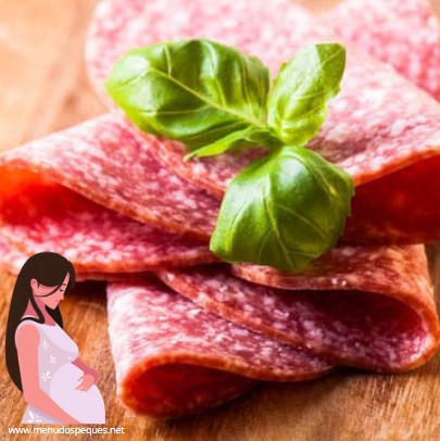 ¿Puede una mujer embarazada comer salami o Pepperoni? embarazo