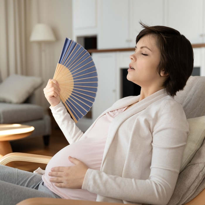 ¿Es normal sudar más durante el embarazo? Sudor en el embarazo. ¿Qué hacer? sofocos, sudores
