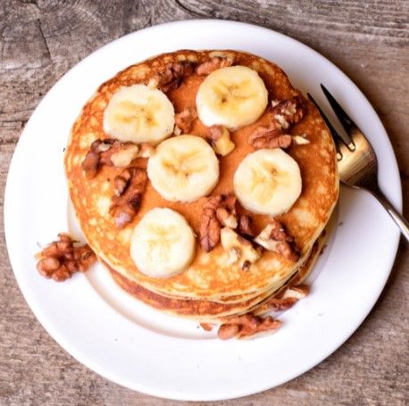 tortitas de plátano y nueces
