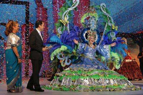 Coronación de Francisca Pérez Lemes, reina de mayores carnaval chicharrero