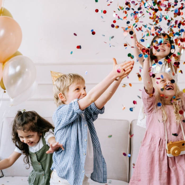 Celebra el carnaval con poesías sencillas para niños: Risas, confetis y serpentinas