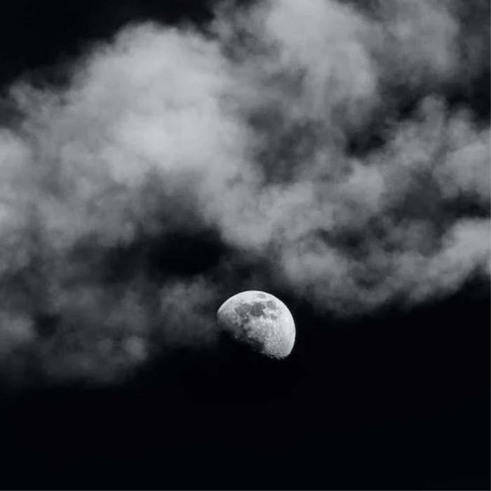 luna entre nubes, cuentos sobre la luna, cuentos para niños