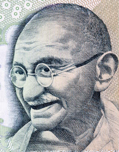 Retrato de Gandhi, líder pacifista y defensor de la libertad, durante el movimiento de independencia indio.