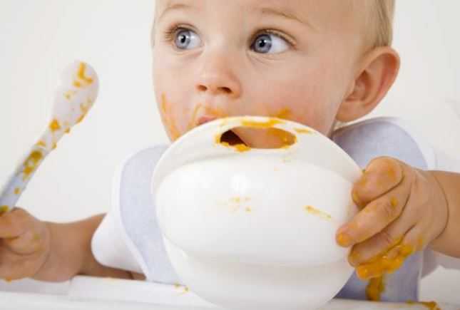 Alimentos que hay que evitar durante el primer año del bebé