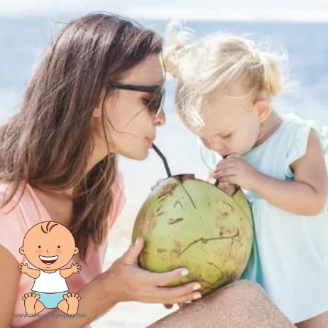 ¿Cuándo puede tomar agua de coco el bebé? ¿Es el agua de coco segura para los bebés?