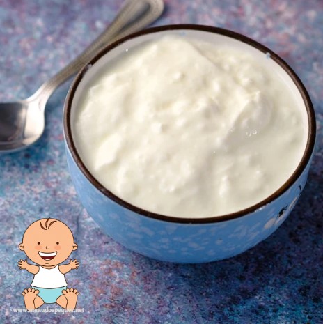 ¿Cuándo puede comer yogur griego el bebé? ¿Es el yogur griego seguro para los bebés?