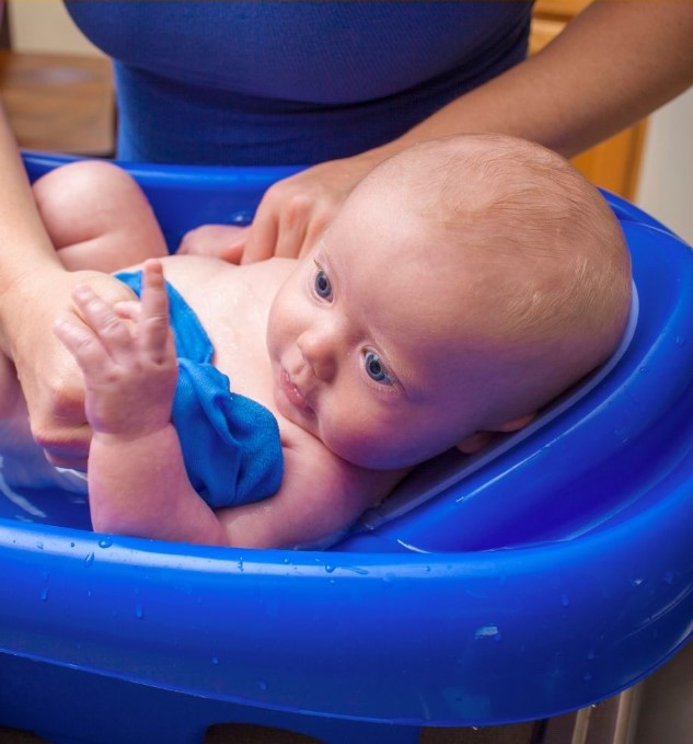 Clase Práctica de Cómo Bañar al Bebé Recién Nacido