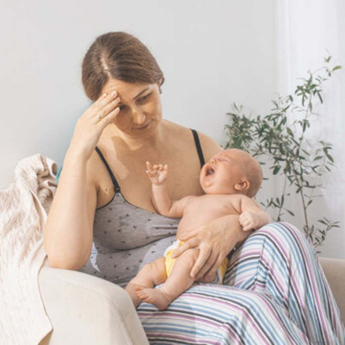 Razones por las que los bebés lloran al comer y cómo solucionarlo