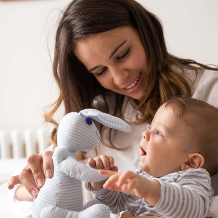 ¿Ayuda a los Bebés tomar Manzanilla para aliviar el Cólico?