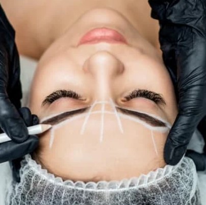 ¿Se puede hacer microblading durante la lactancia? ¿Cuáles son los riesgos del microblading durante la lactancia?