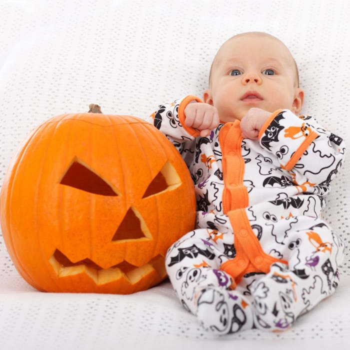 para primera celebración de Halloween del bebé