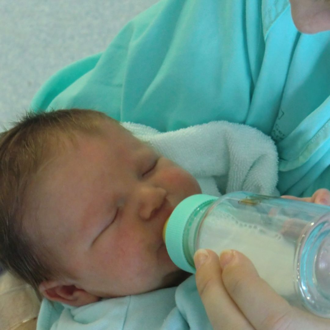 leche de fórmula, bebé, alimentación infantil, leche hidrolizada